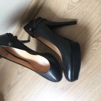 Обувки, снимка 1 - Дамски обувки на ток - 25088130
