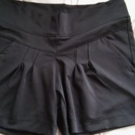 Чисто нови къси панталонки с р-р М, снимка 1 - Къси панталони и бермуди - 17045636
