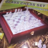 стъклен шах в красива дървена кутия-внос швеицария, снимка 2 - Колекции - 21398922