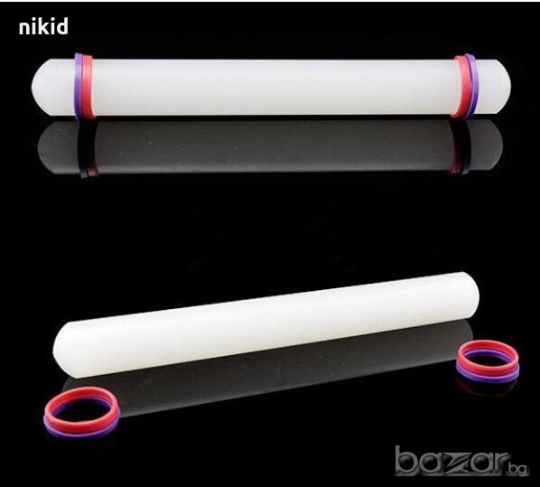 незалепваща пластмасова точилка с ограничители за работа с тесто и  фондан , снимка 1