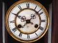 Стенен часовник/Швейцария, снимка 1 - Антикварни и старинни предмети - 13569750