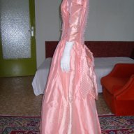 Бална рокля във викториански стил в коралов цвят, снимка 12 - Рокли - 11690435