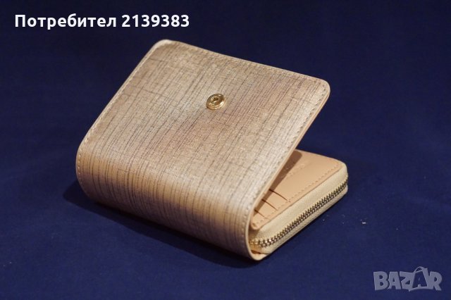 Продавам дамско портмоне