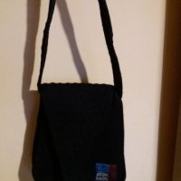 Дам.чанта-/неопрен/-"ATOM BAGS"-черна. Закупена от Италия., снимка 2 - Чанти - 22401487
