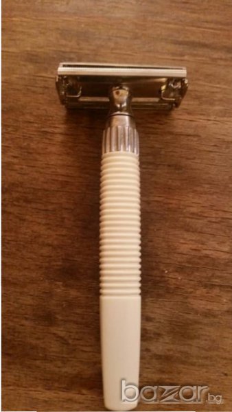 Самобръсначка Gillette, England., снимка 1