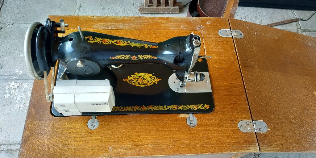 Електрическа шевна машина TUR 2 в Антикварни и старинни предмети в с. Бяла  река - ID25883652 — Bazar.bg