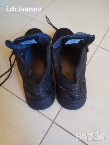 работни обувки с метално бомбе 42 номер, снимка 4 - Мокасини - 23278264