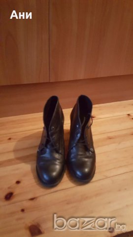 Обувки levi's 39номер, снимка 2 - Дамски обувки на ток - 19659884