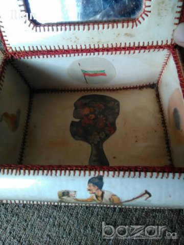 СТАРИННА КУТИЯ МНОГО КРАСИВА !!! РАЗМЕРИ 21/16/10 ЦЕНА 10ЛВ. , снимка 2 - Антикварни и старинни предмети - 19023600