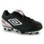 нови детски футболни обувки с лека забележка 38.5, снимка 1 - Футбол - 23445755