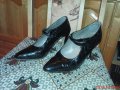 Обувки дамски лачени от естествена кожа в отлично състояние, токче 10 см. № 39, 25 лв, снимка 1 - Дамски обувки на ток - 12747053