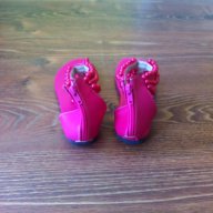 Налични розови сандалки, снимка 5 - Детски сандали и чехли - 13901197