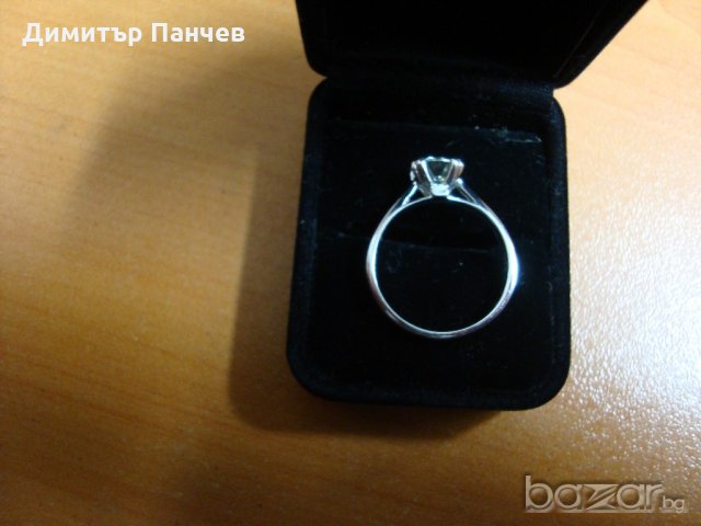 Дамски пръстен с диамант, снимка 5 - Пръстени - 19789646
