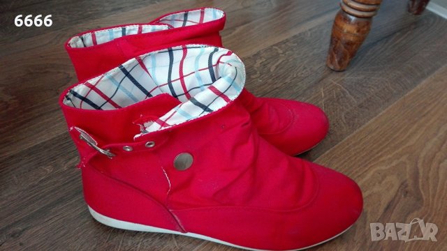 Продавам  боти 