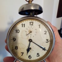 Немски настолен часовник,будилник, снимка 1 - Антикварни и старинни предмети - 24725390