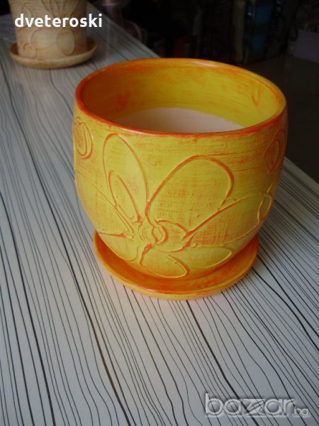 Саксии, декоративна ръчно рисувана керамика, снимка 1