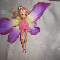 Колекционерска Barbie Blooming Thumbelina 2008 г , снимка 4 - Кукли - 23111432