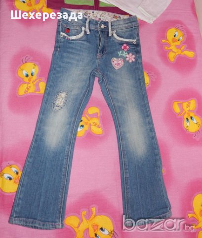 Дънки на Н&М с цветни бродерии , снимка 2 - Детски панталони и дънки - 11124964