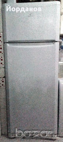 Продавам хладилник с горна камера Indesit TAN 5V  Общ обем - 415 Л, снимка 2 - Хладилници - 11874314