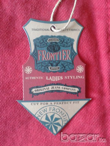 Дънкови къси панталони с колан (дамски, червени) - Оригинални, снимка 4 - Къси панталони и бермуди - 7834290