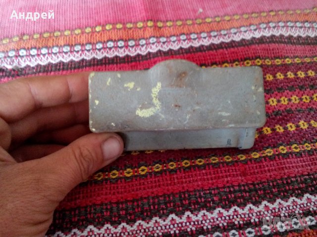 Стар пепелник за автомобил