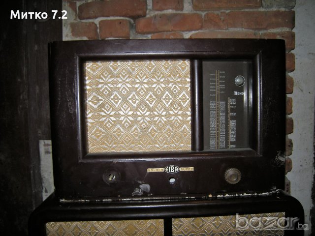 Старо радио - 3, снимка 1 - Антикварни и старинни предмети - 18191272
