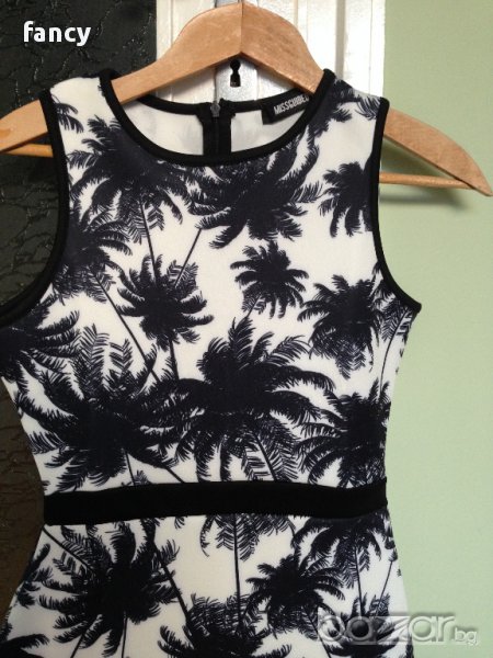 Прекрасна асиметрична рокля - нова, с етикет., снимка 1