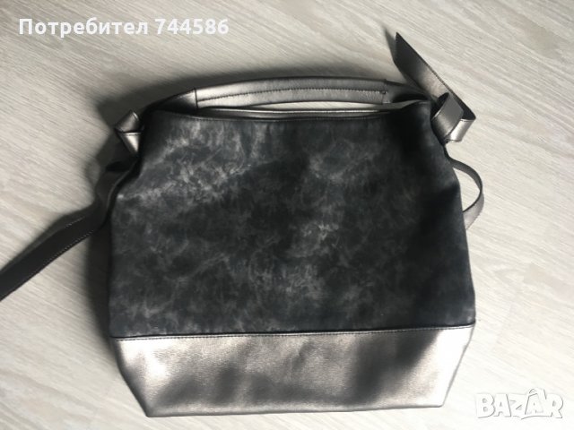 Дамска чанта нова сребро и черна кожа, снимка 1 - Чанти - 25317208