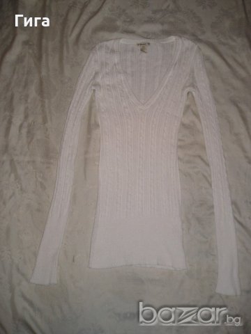 Бял пуловер с плетеници, снимка 1 - Блузи с дълъг ръкав и пуловери - 18987036