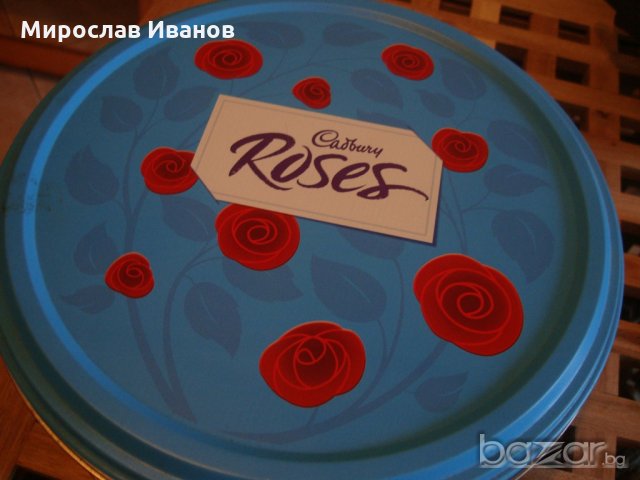 кръгла кутия с рози от Англия