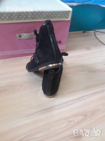 Дамски обувки в черно, снимка 4 - Дамски боти - 22689061