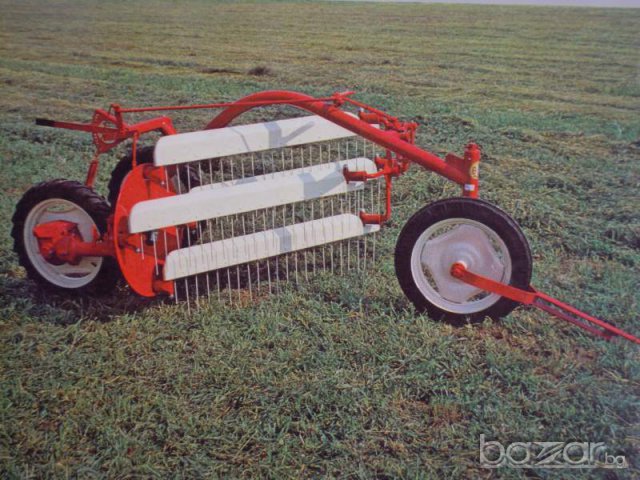 Продавам сенообръщач BCS