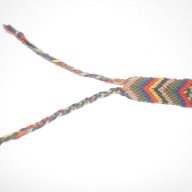 Ръчно плетена гривна с мексикански мотиви, снимка 6 - Гривни - 9068853