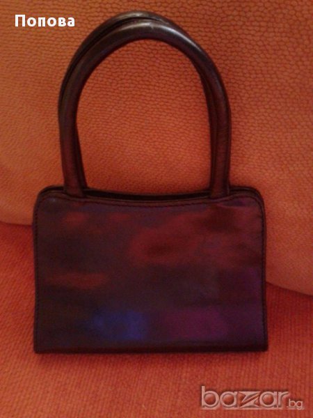 Ест. кожа   маркова  мини чантичка , снимка 1