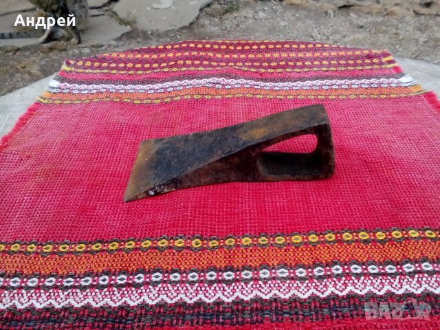 Стар топор,топорче