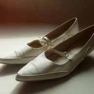 № 39 Бели обувки естествена кожа, снимка 2 - Дамски ежедневни обувки - 17990553