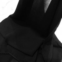 Черен шал с дискретни камъчета, снимка 3 - Шапки - 23766767