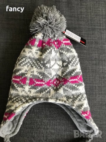 Топла зимна шапка