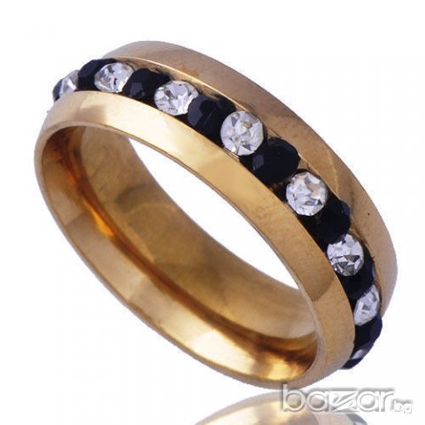 Позлатен пръстен (халка) с черни и бели кристали, снимка 1 - Пръстени - 18547627