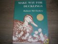Английска книжка Make way for ducklings, снимка 1 - Детски книжки - 20852998