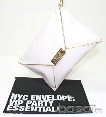 Нов клъч CAROLINA HERRERA 212 VIP PARTY ESSENTIAL оригинал, снимка 1