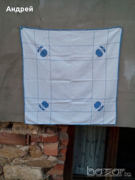 Бродирана покривка, снимка 1