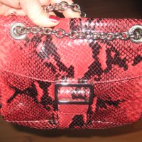 Естествена кожа червена чанта с метална дръжка, снимка 3 - Чанти - 21543638