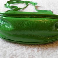 Зелена дамска чантичка, снимка 4 - Чанти - 19277505