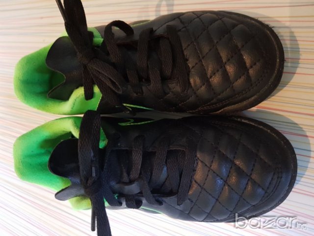 Футболни обувки