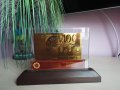 Сувенирна златна банкнота 100 евро в стъклена поставка и сертификат, снимка 1