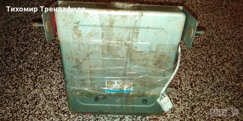 Компютър с контактен ключ за Mazda 323 (BA) 1.3 16V, 73 к.с. 1996 E2T84881M / B3S818881, снимка 1