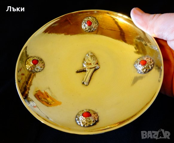 Бронзова чиния с орел и скъпоценни камъни. , снимка 1 - Антикварни и старинни предмети - 24305300