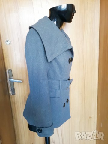 Сиво късо вълнено палто с голяма яка и черни копчета и колан С, снимка 4 - Палта, манта - 24957727