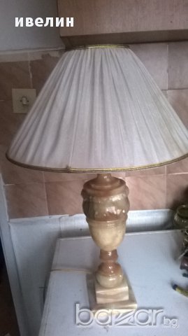 стара нощна лампа от оникс, снимка 1 - Настолни лампи - 15526214